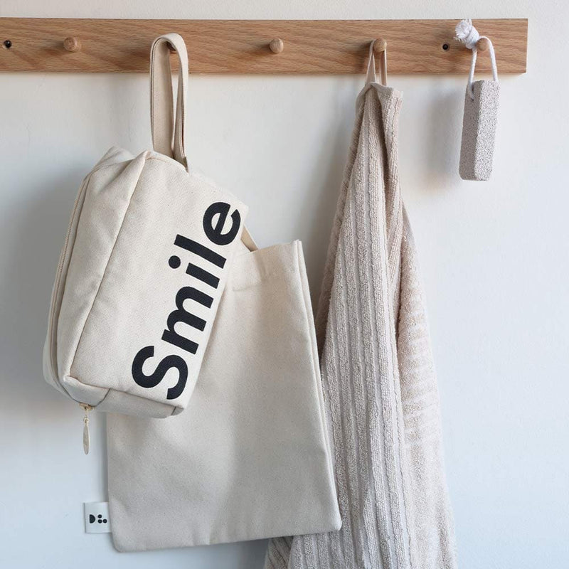 Cavita. Travel Wash Bag SMILE | Boutique Ballooons