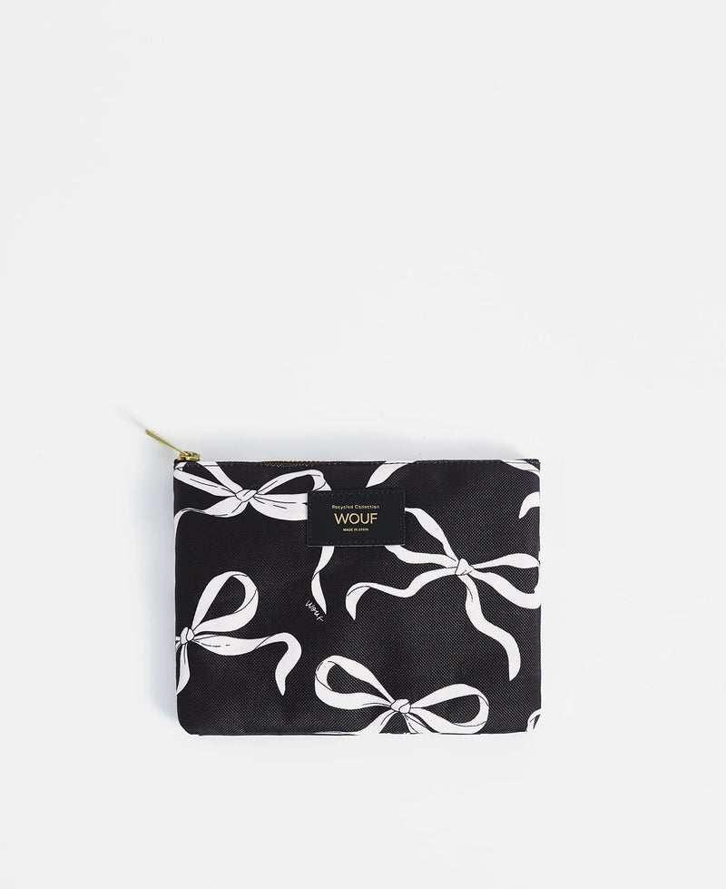 Carlota Pouch