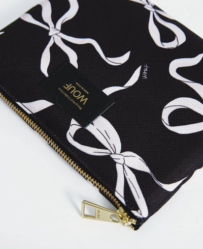 Carlota Pouch