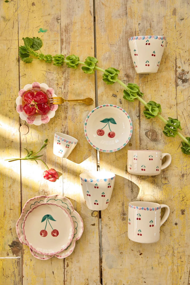 Oval Keramik Becher - Crème - Hand-painted Cherries