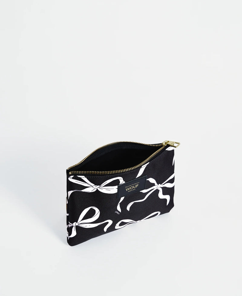 Carlota Pouch