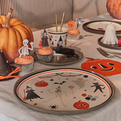 It's Halloween! Dinner Plates (x 8)