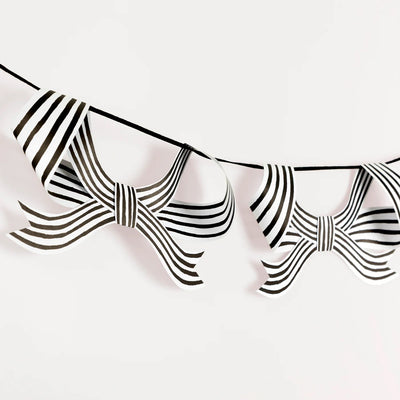 Black & White Stripy Bow Garland