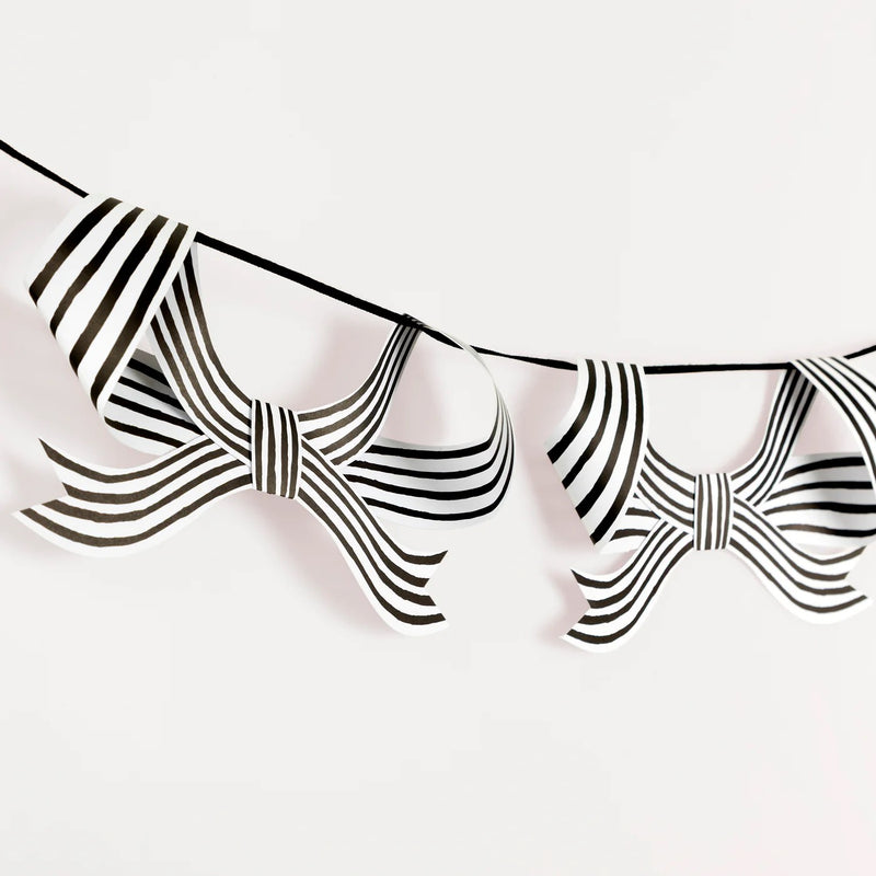 Black & White Stripy Bow Garland