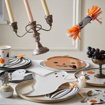 Ghost Shaped Plates (x 8)