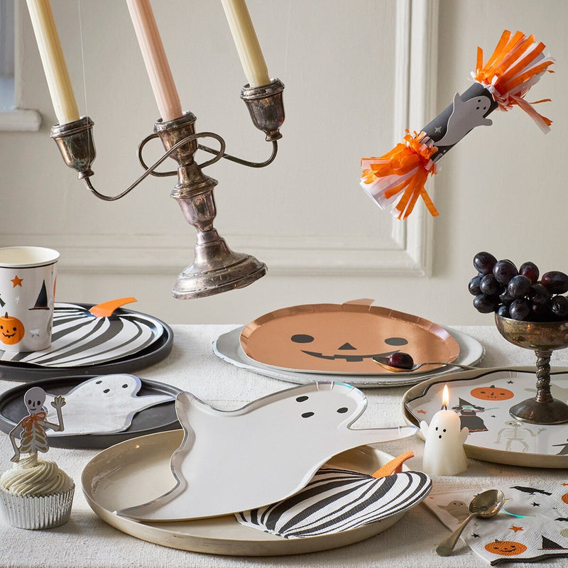 Ghost Shaped Plates (x 8)