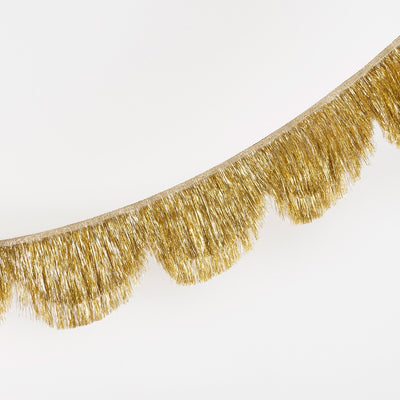 Gold Tinsel Scallop Garland